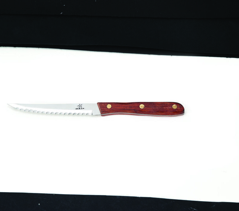 ST 01 — STEAK BIÇAK 22,5 cm