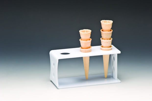ZCP 608 — AkRİLİK DONDURMA SERVİS STANDI 19 x 8 x H: 10,5 cm