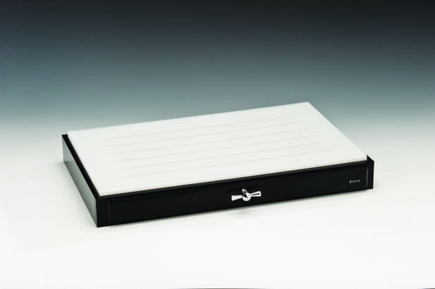 ZCP 119 (3) — AkRİLİK EKMEK KESME TAHTASI - 32 x 52 x H: 7 cm