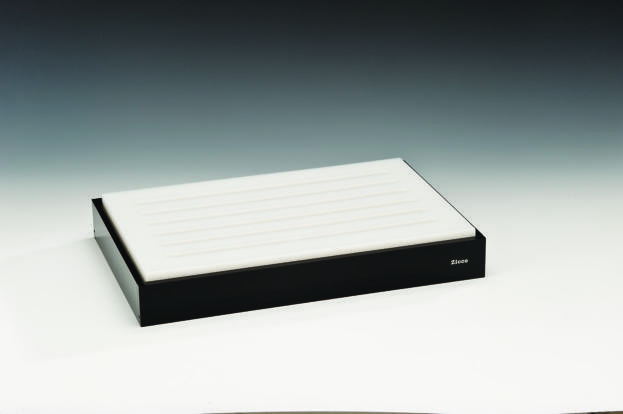 ZCP 315 (3) — AkRİLİK EKMEK KESME TAHTASI - 30 x 45 x H: 5 cm