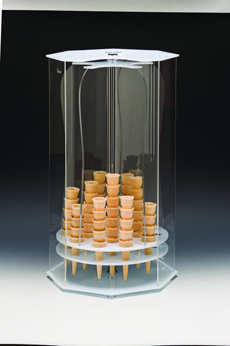 ZCP 561 — AkRİLİK DÖNER DONDURMA KÜLAHLIK - 35 X 35 x H: 59 cm