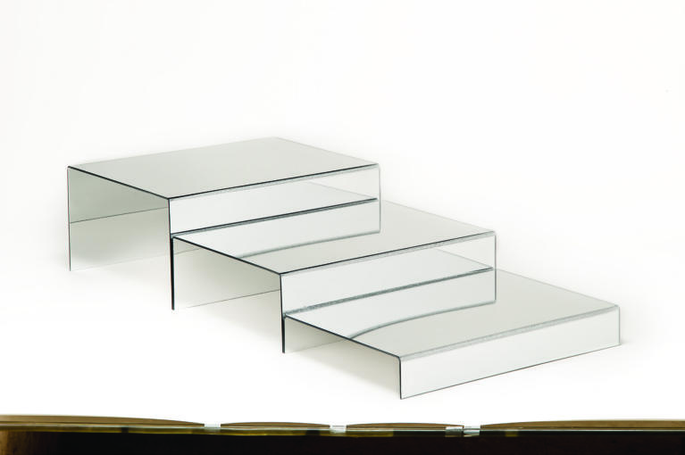ZCP 037 — AYNALI TEŞHİR STANDI 26 x 35 x H: 5 cm - Görsel 2