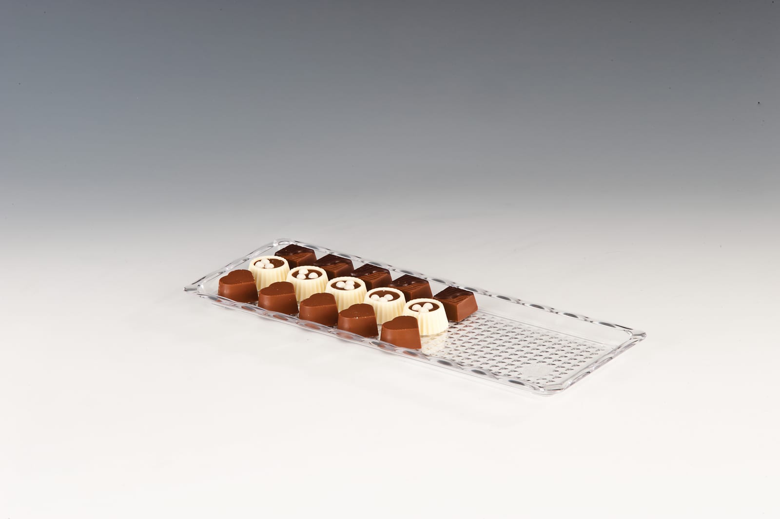 ZCP 223 — POLYCARBONAT ÇİKOLATA TEŞHİR TEPSİ 10 x 30 cm