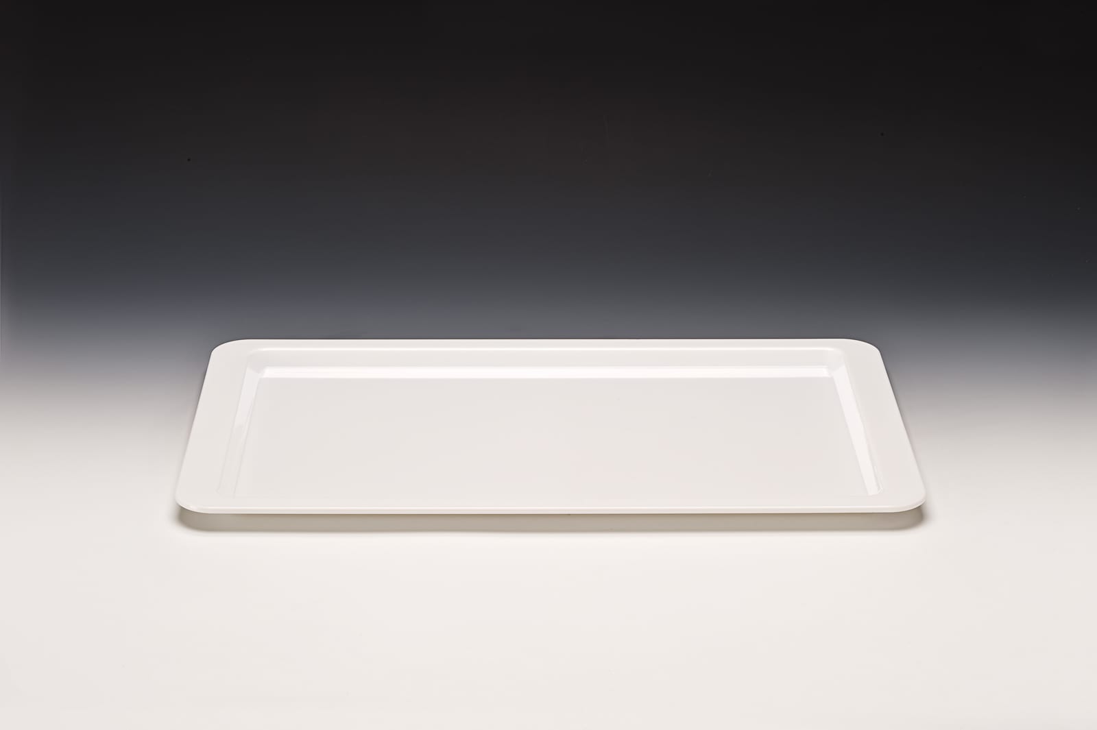 ZCP 600 — POLYCARBONAT TEŞHİR TEPSİ 32,5 x 53 cm
