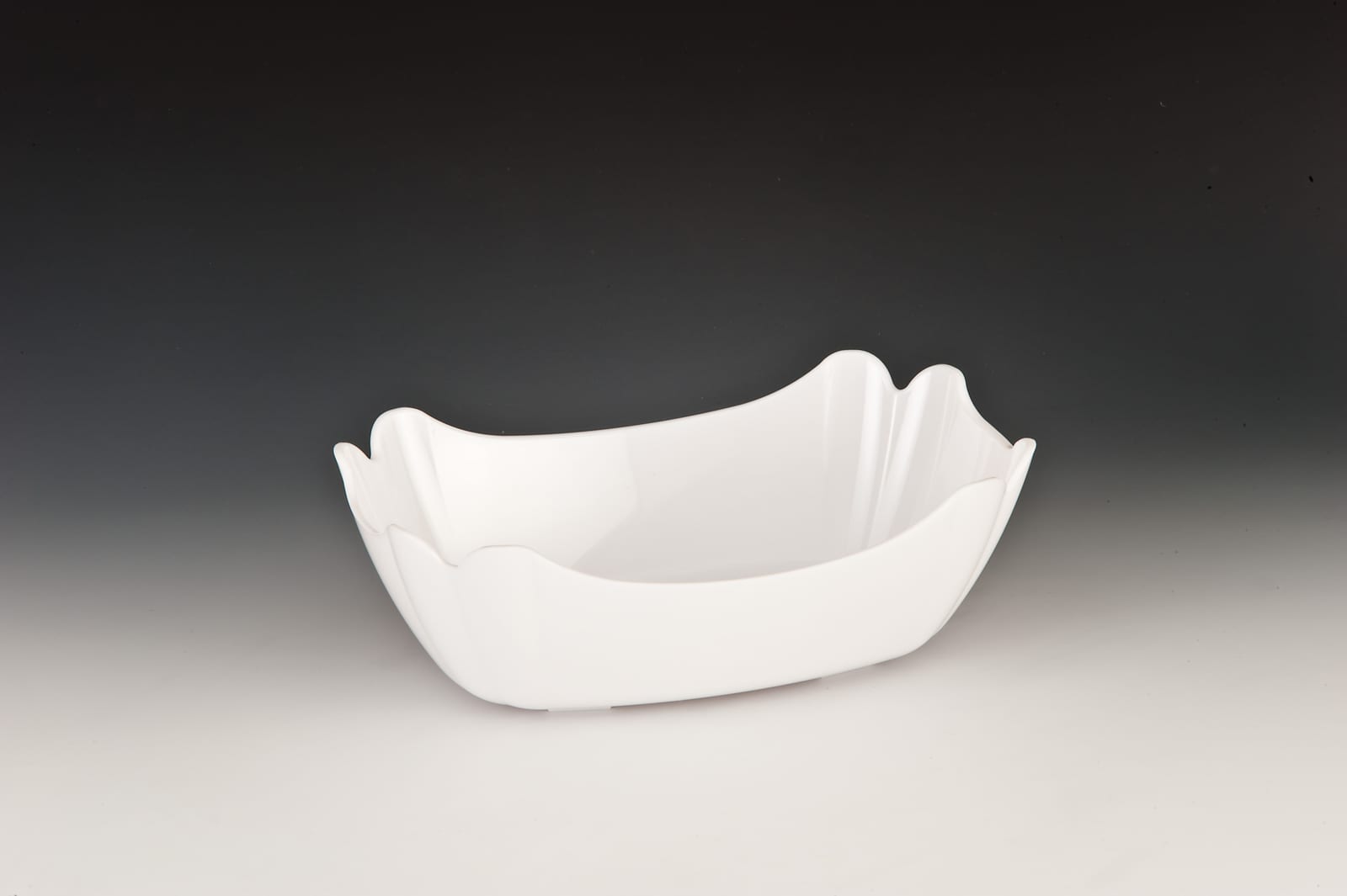ZCP 337 — POLYCARBONAT TEŞHİR KASE 27 x 18 x H: 9 cm