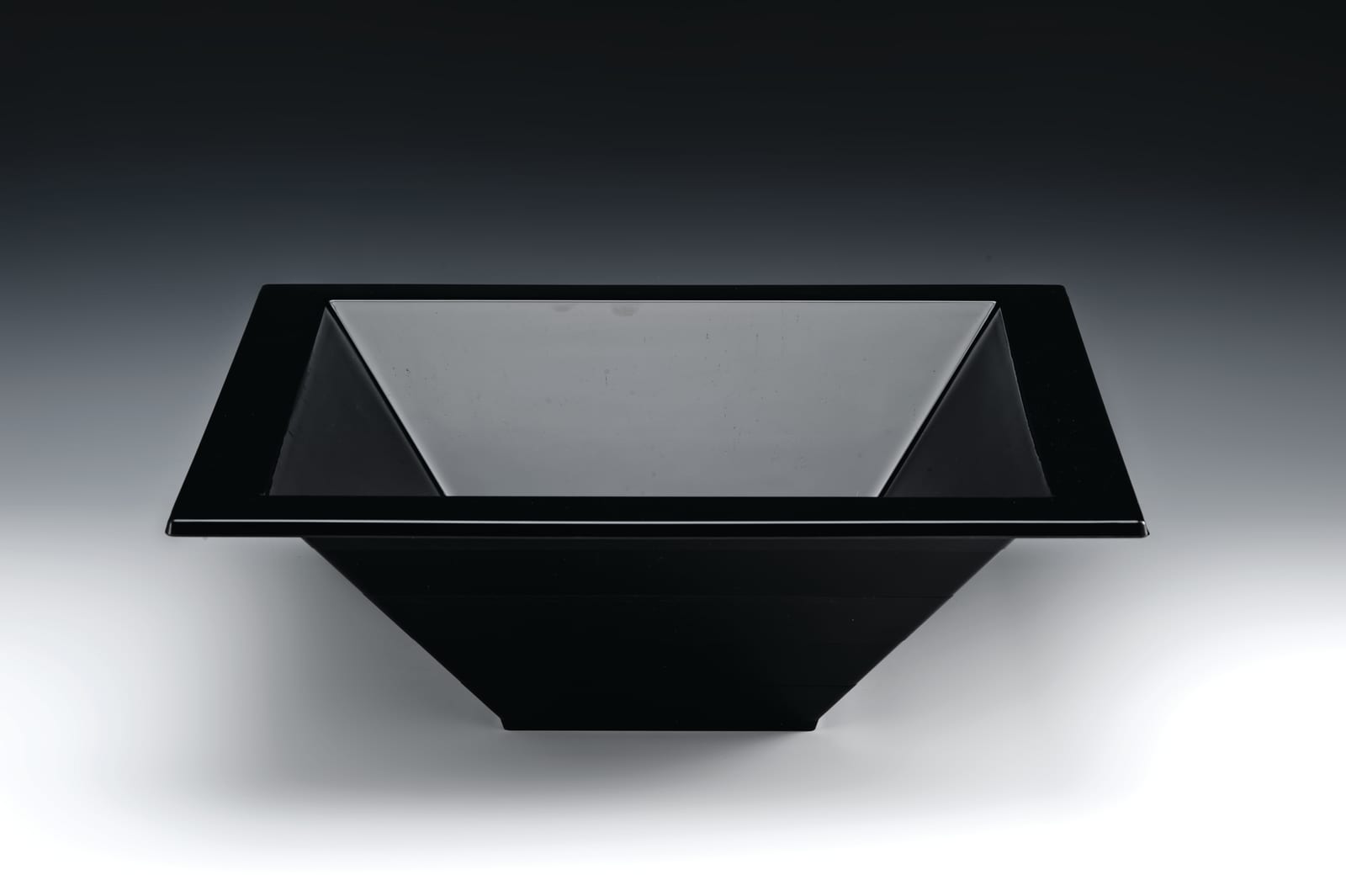 ZCP 471 — POLYCARBONAT TEŞHİR KASE 44,5 x 44,5 x H: 15,5 cm