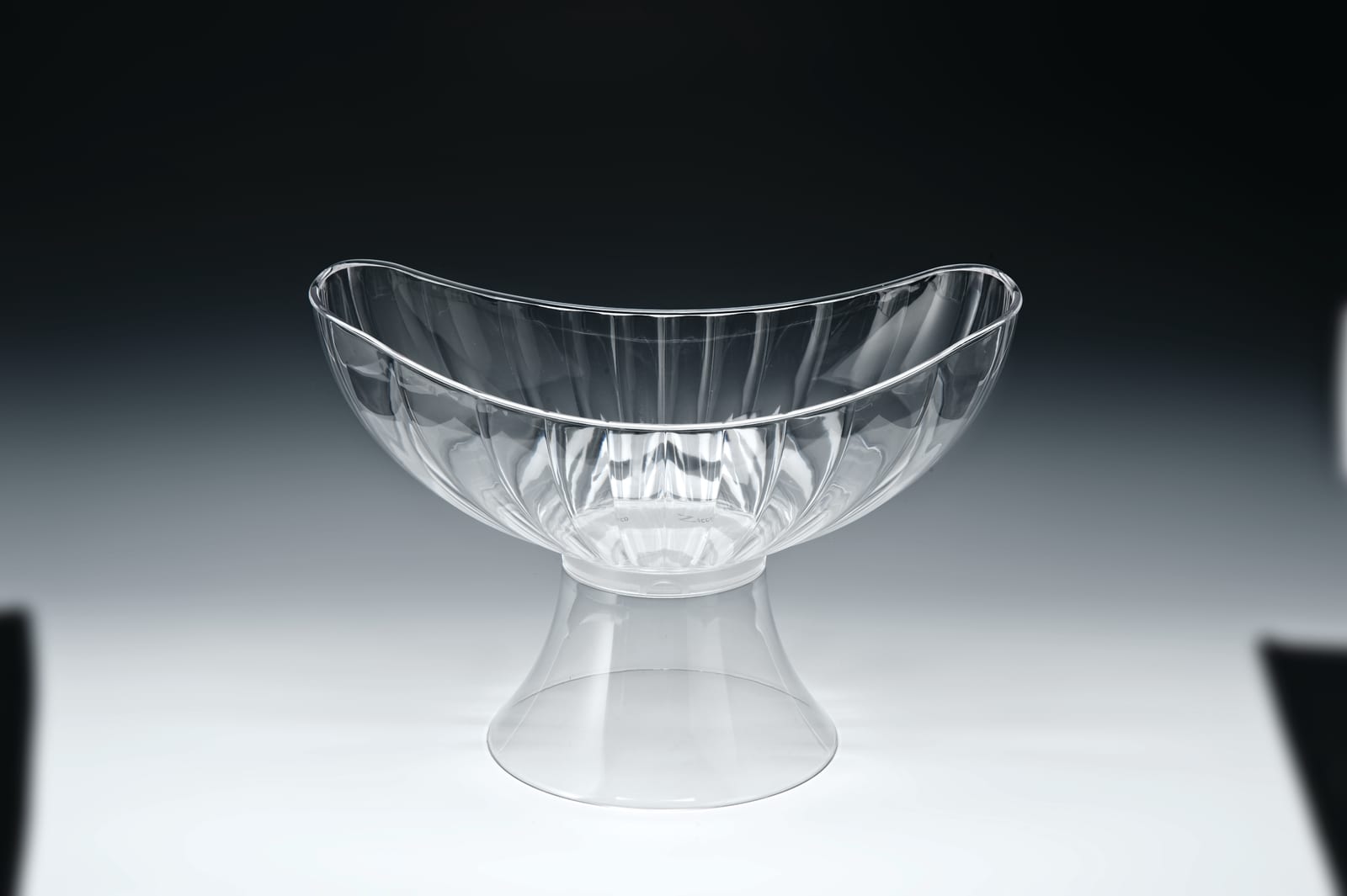 ZCP 476 — POLYCARBONAT TEŞHİR KASE 42,5 x 25,5 H: 29 cm