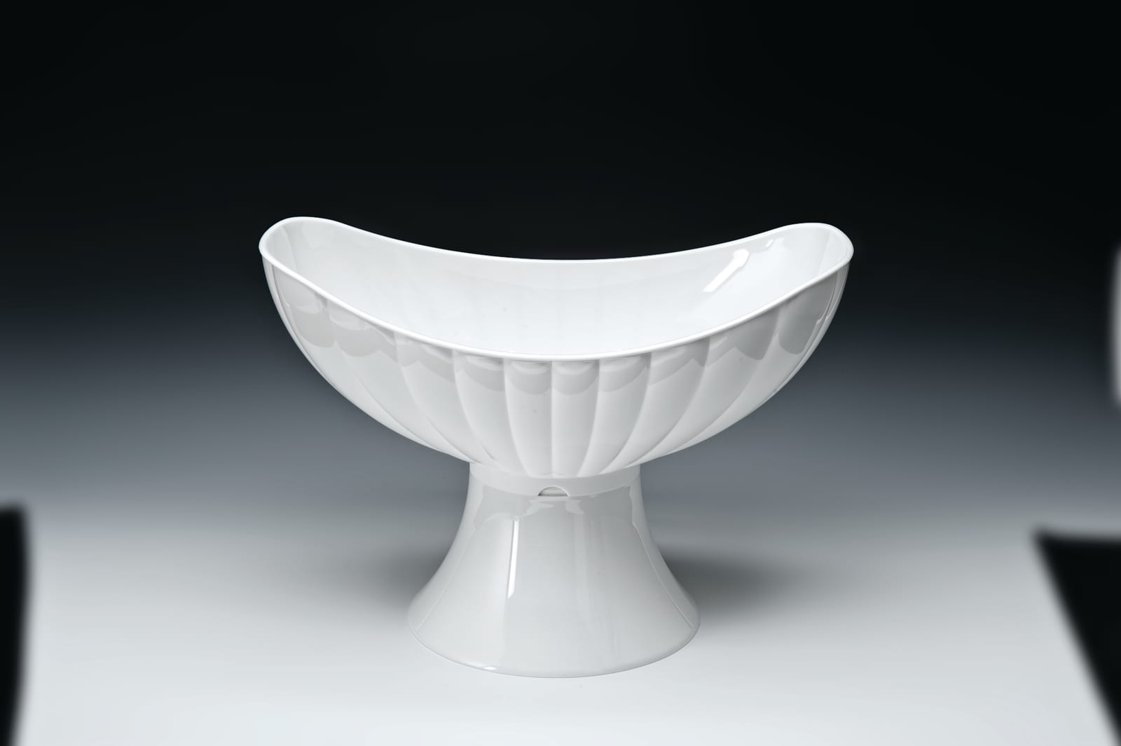 ZCP 476 — POLYCARBONAT TEŞHİR KASE 42,5 x 25,5 H: 29 cm