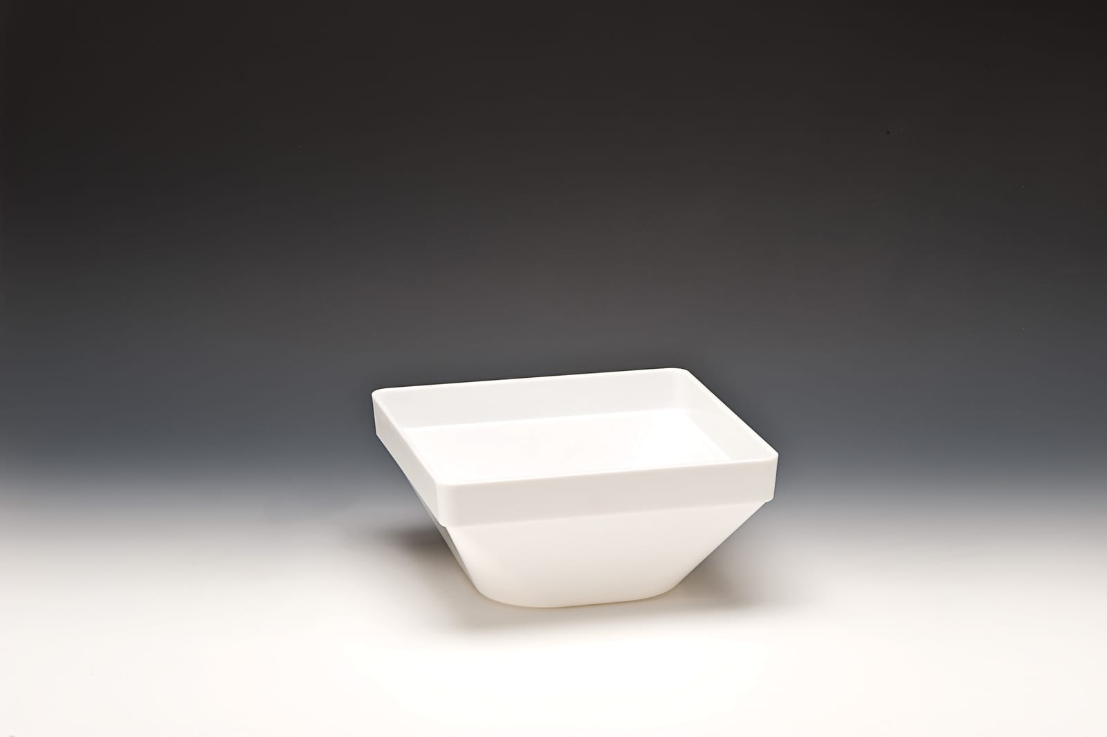 ZCP 560 — POLYCARBONAT KASE 26 x 26 x H: 12cm