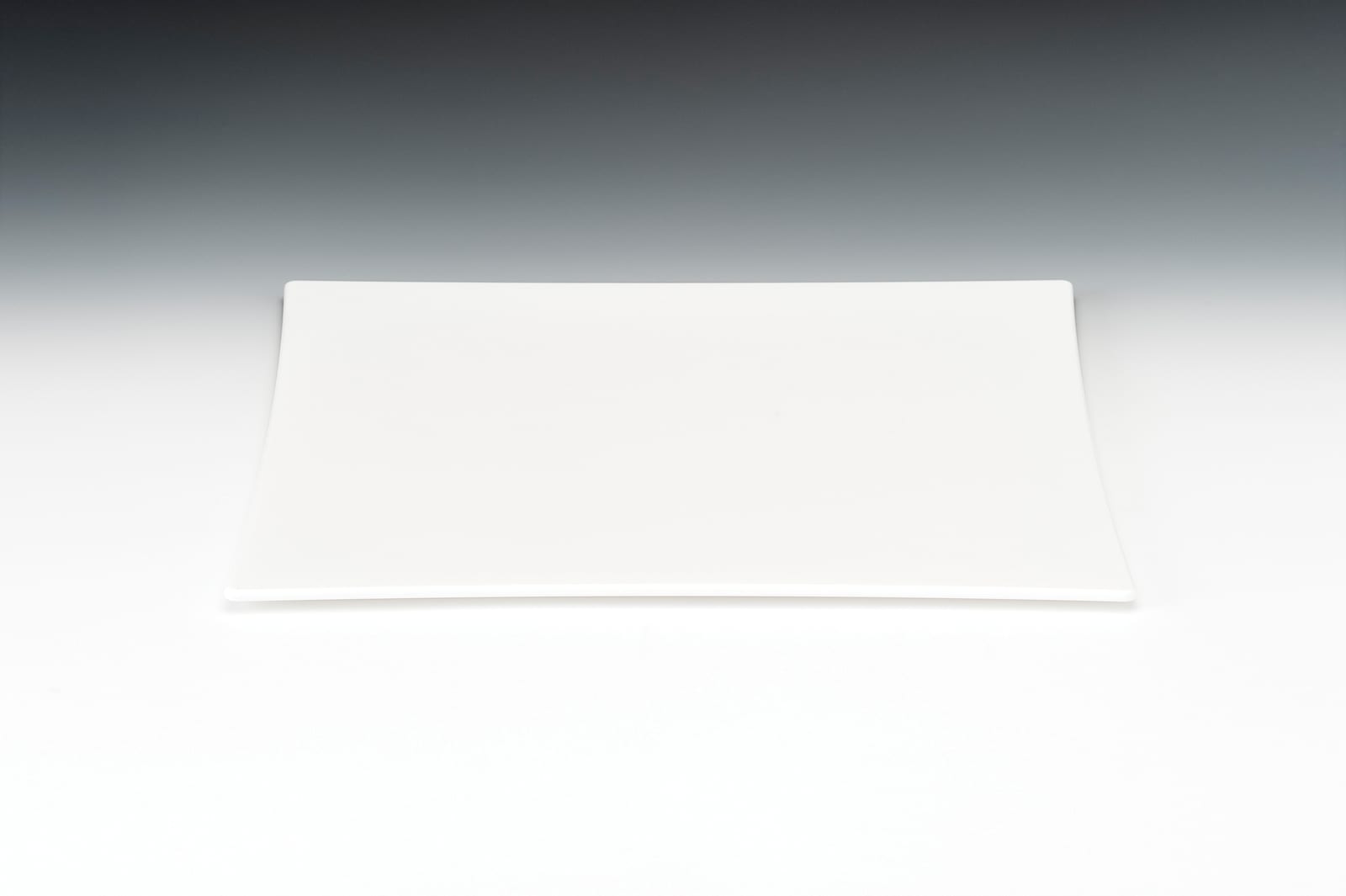 ZCP 624 — POLYCARBONAT TEŞHİR TABAK 30 x 30 cm