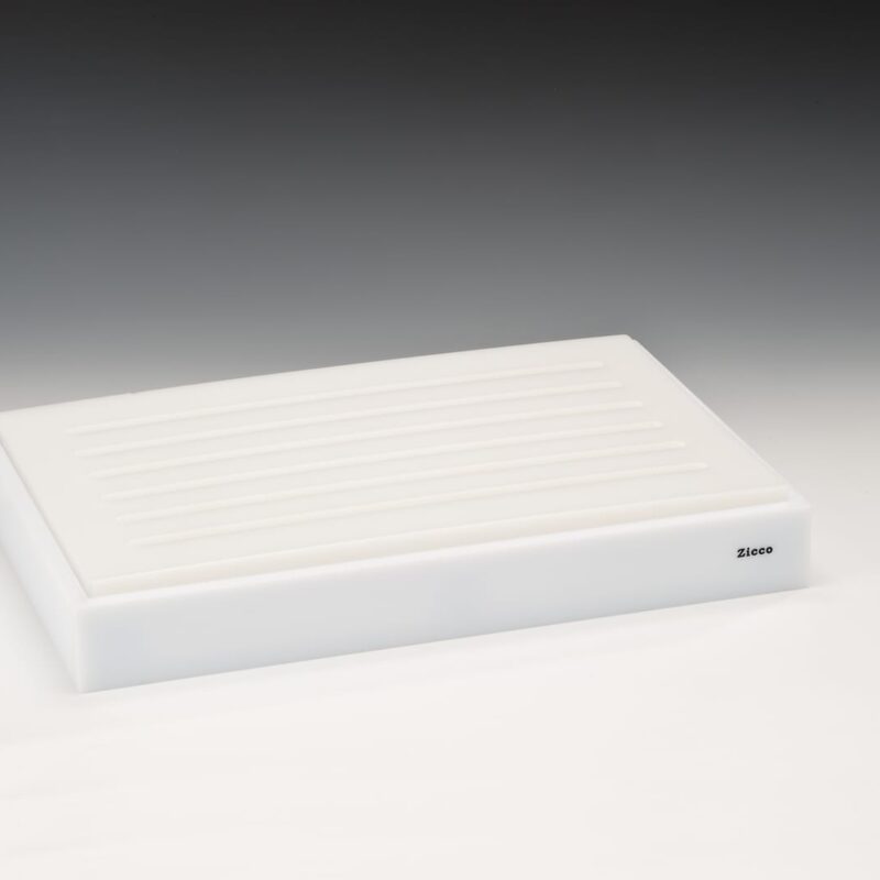 ZCP 315 — AKRİLİK EKMEK KESME TAHTASI - 30 x 45 x H: 5 cm