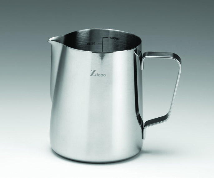 ZKC 839 — ÇELİK ÖLÇEKLİ BARİSTA SÜTLÜK 600 ml